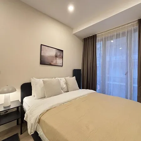 Stylish 2-br In Nisantasi Apartment *